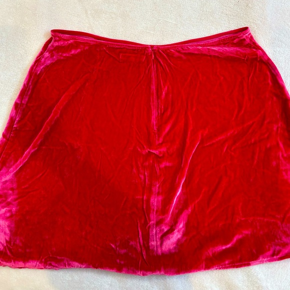 Reformation Velvet Cleo Mini Skirt (pink) size 14 - Picture 3 of 6